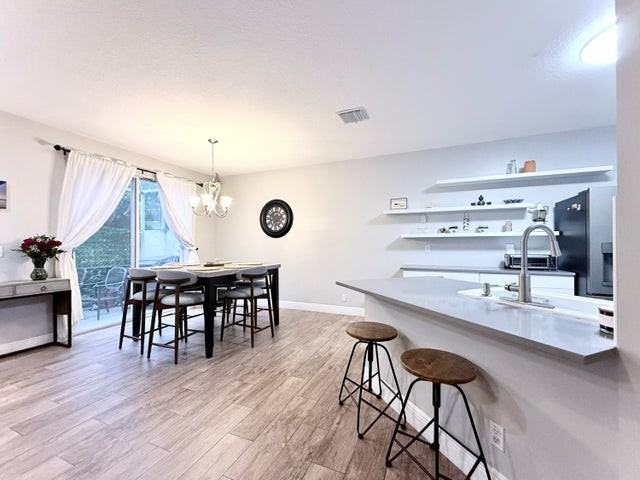 9138 Villa Palma Lane - Photo 5 of 8