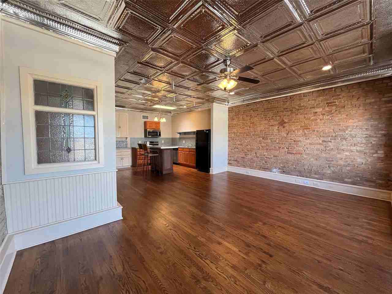 227 W Oak St #B - Photo 6 of 18