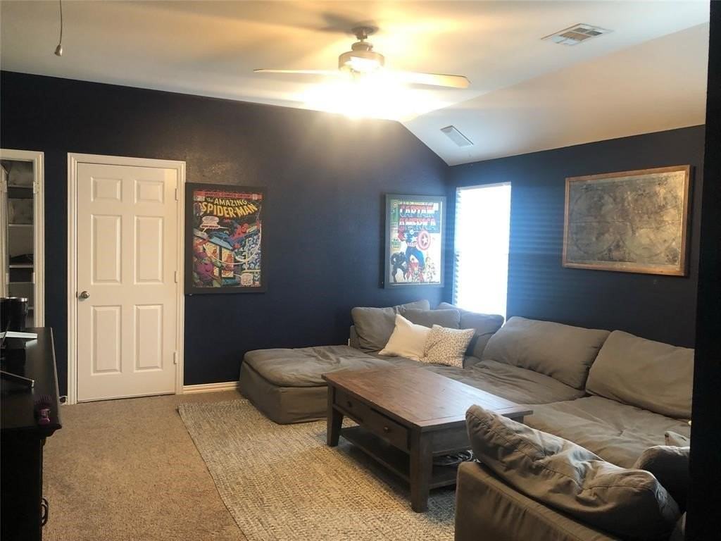 1563 Buckthorne Dr - Photo 2 of 10