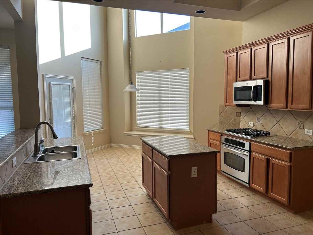 2951 N Camino Lagos - Photo 3 of 8