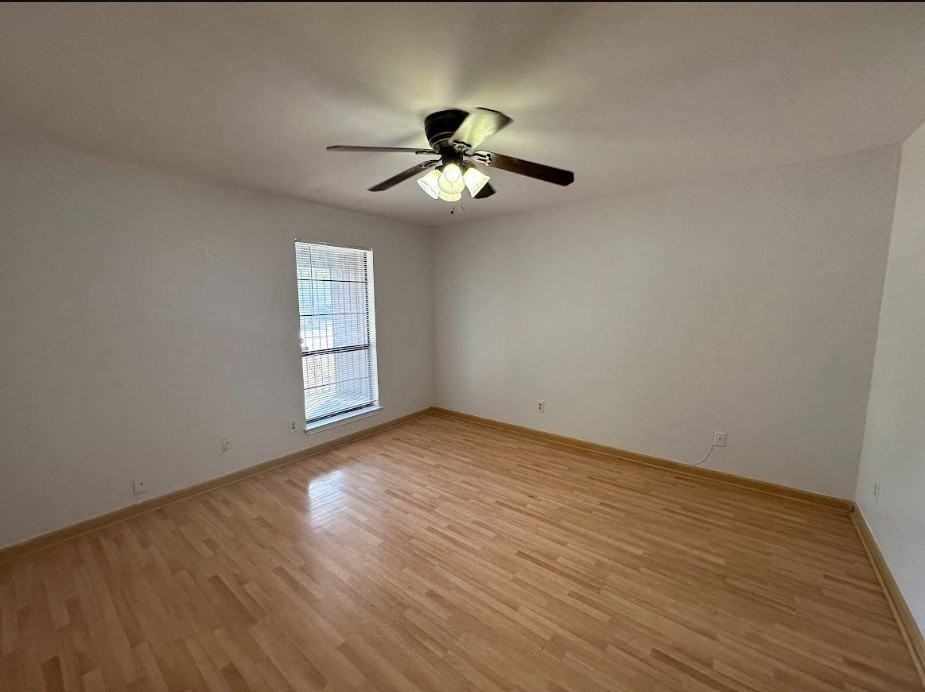 1123 Hemlock Dr - Photo 5 of 19