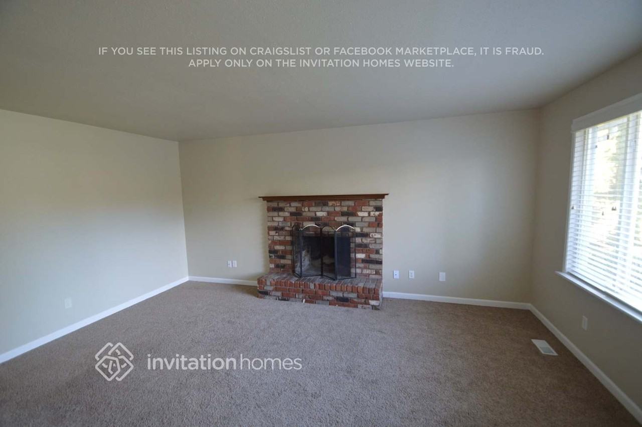 518 190th Street Ct E - Photo 3 of 10