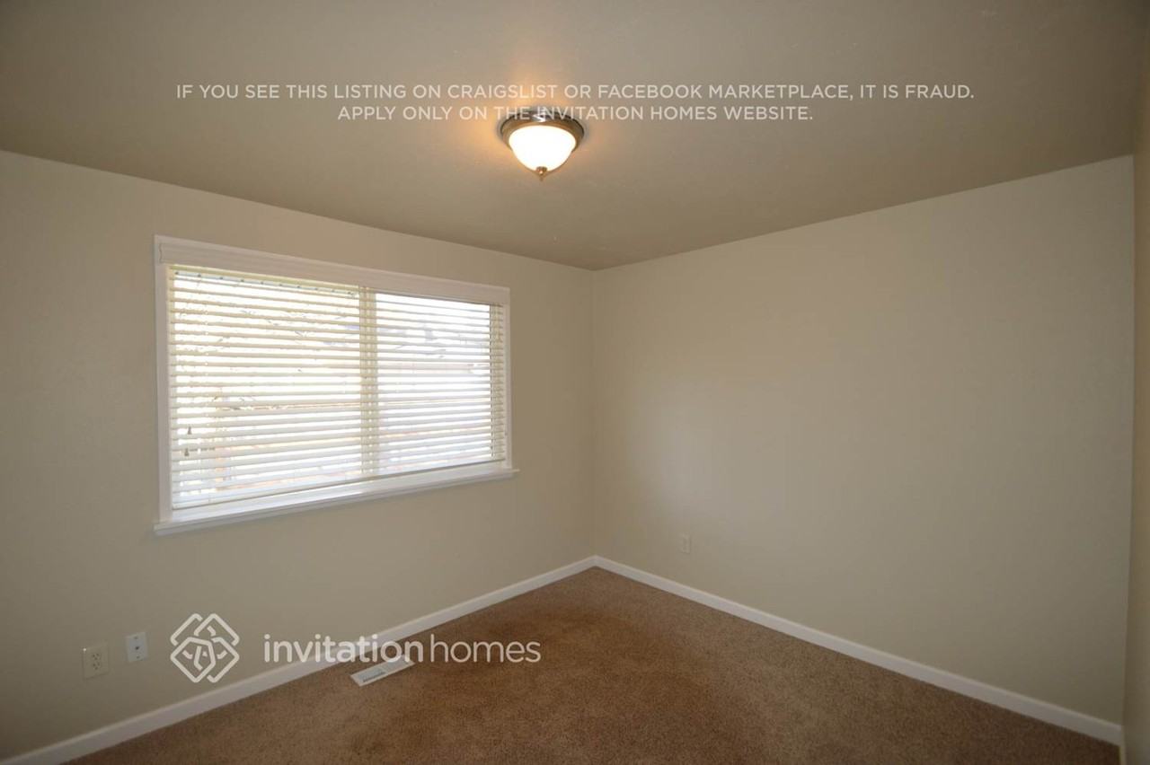 518 190th Street Ct E - Photo 5 of 10