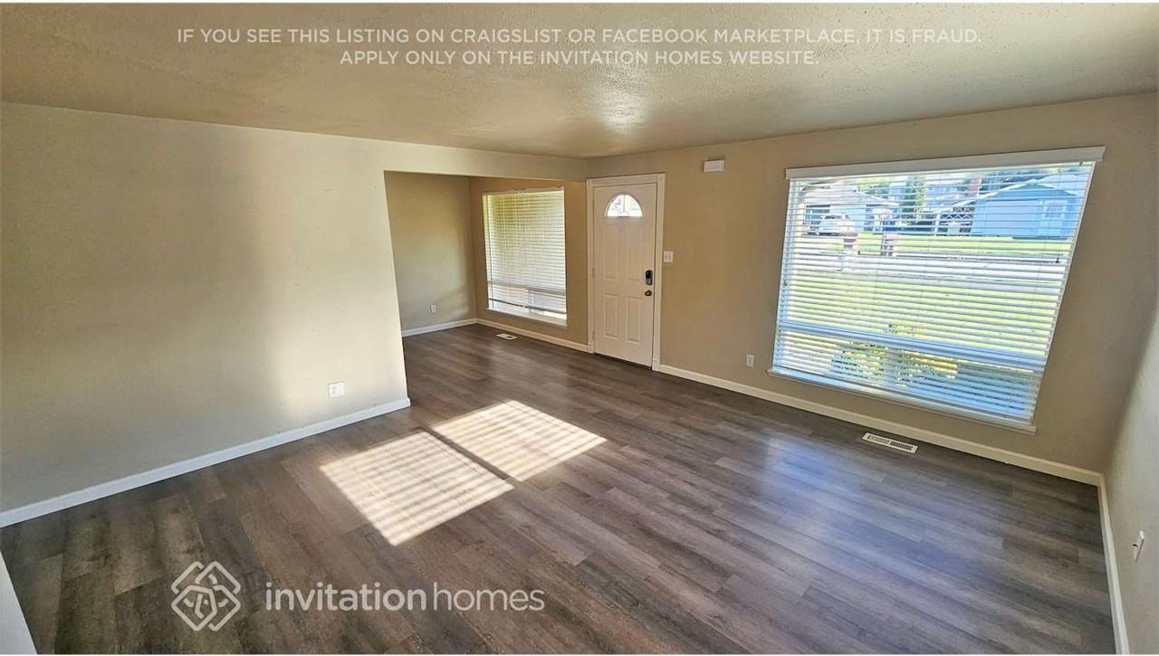 1346 Lenore Dr - Photo 3 of 17