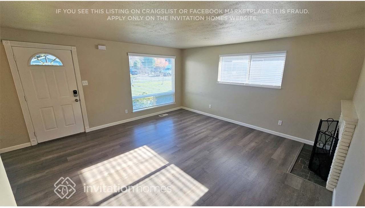 1346 Lenore Dr - Photo 4 of 17