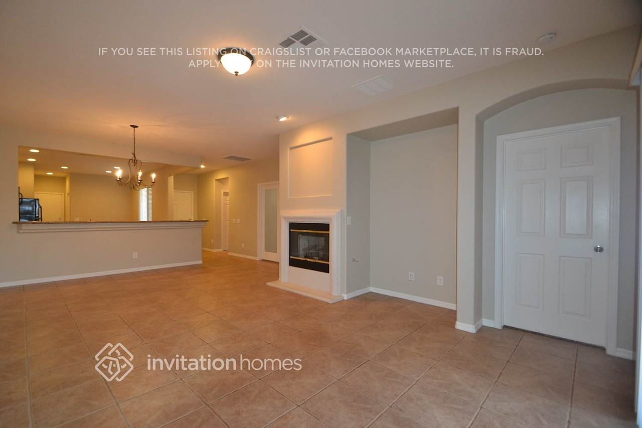 7541 Key Royale Ct - Photo 2 of 10