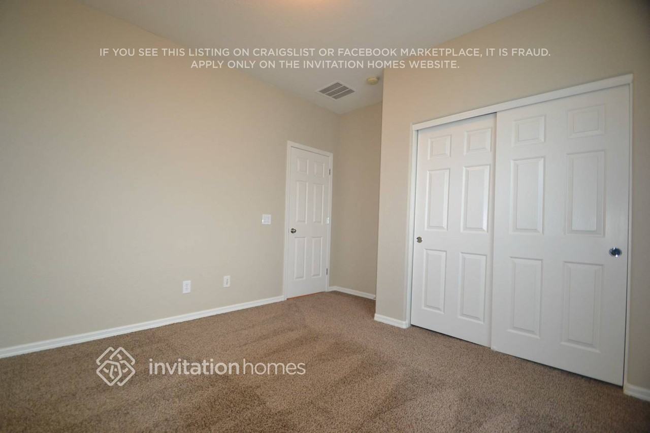 7541 Key Royale Ct - Photo 5 of 10