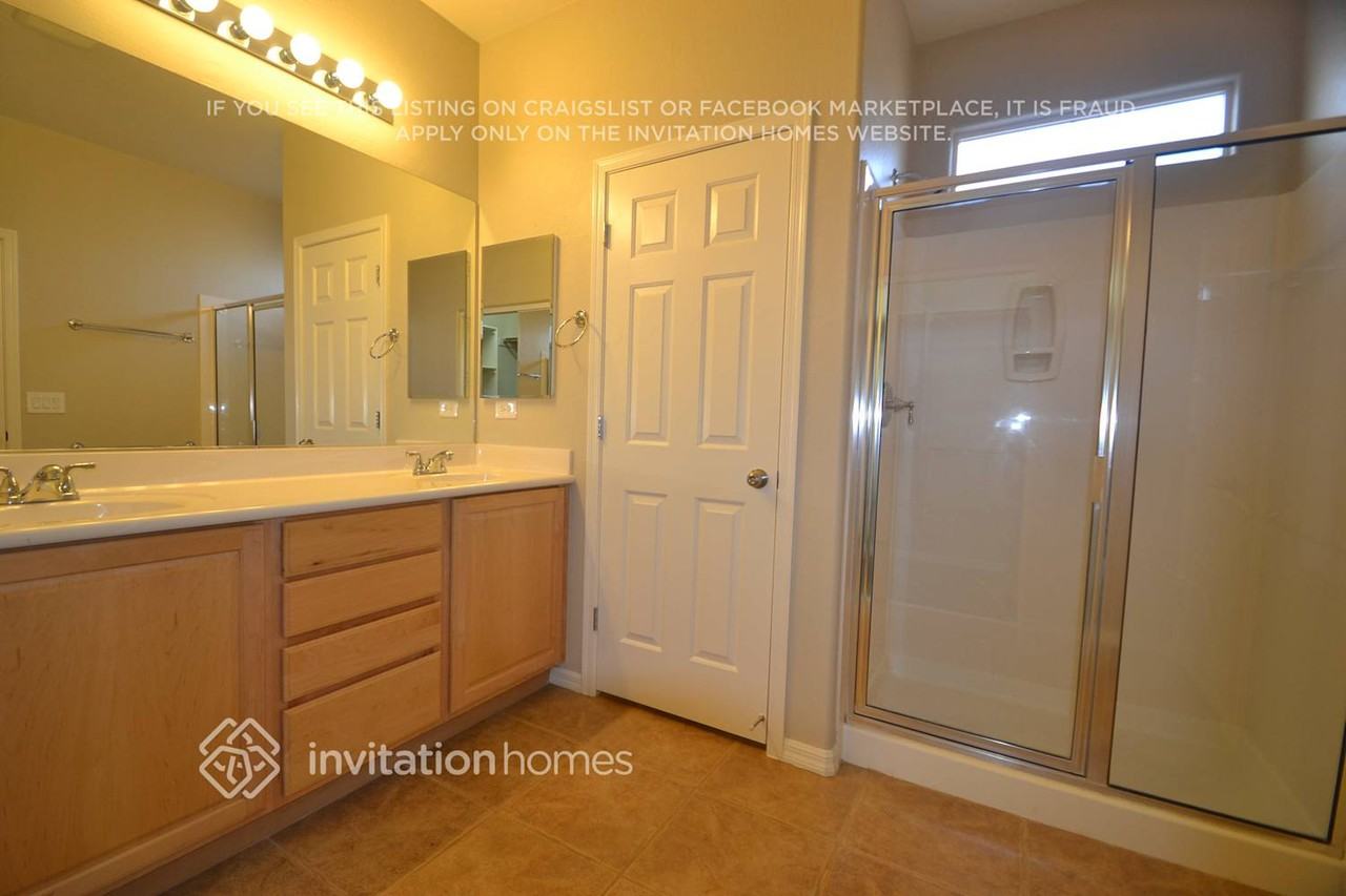 7541 Key Royale Ct - Photo 7 of 10