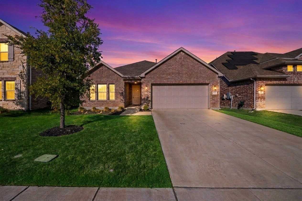 1836 Lockhart Dr - Photo 2 of 25