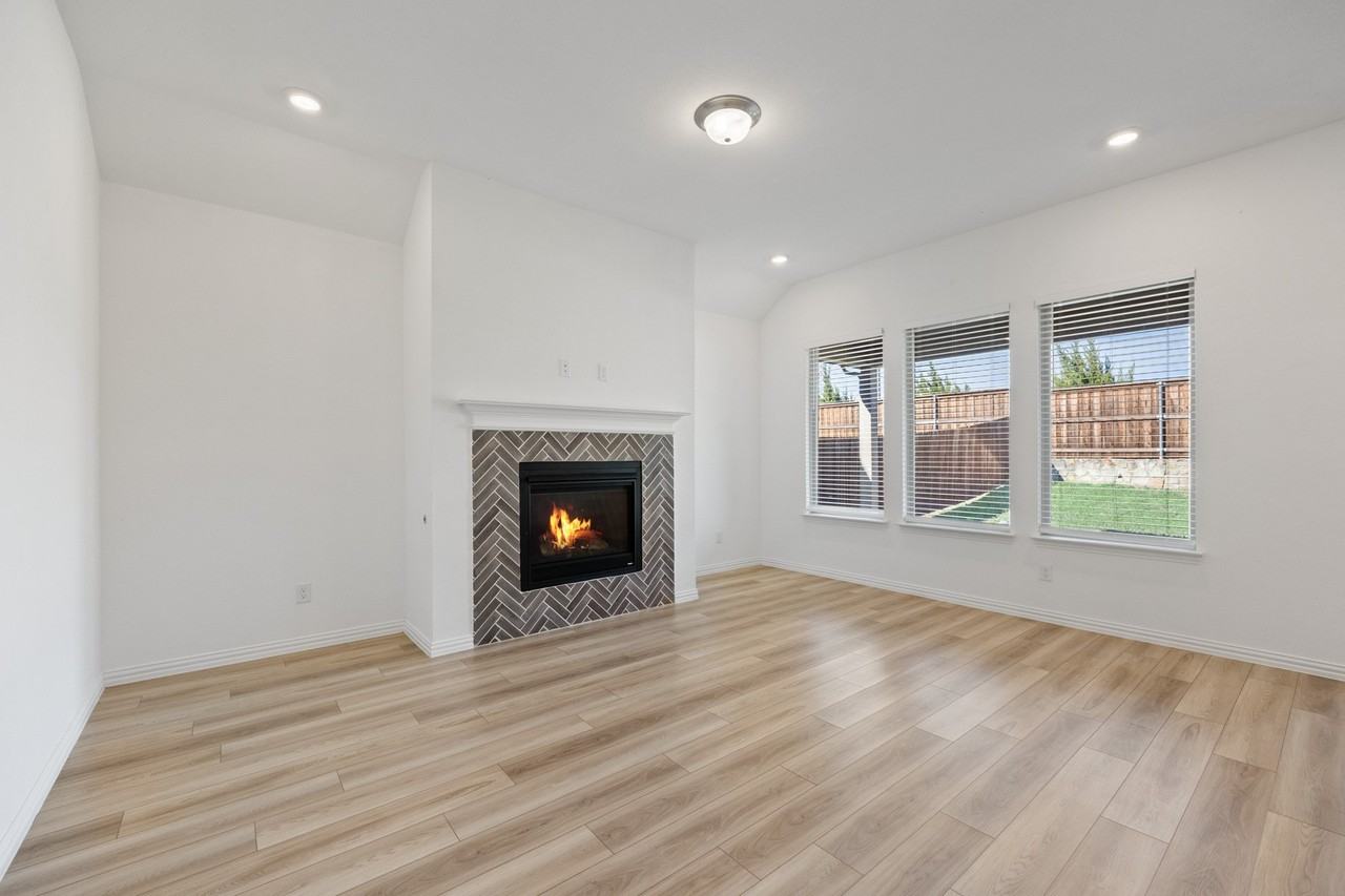 1836 Lockhart Dr - Photo 6 of 25