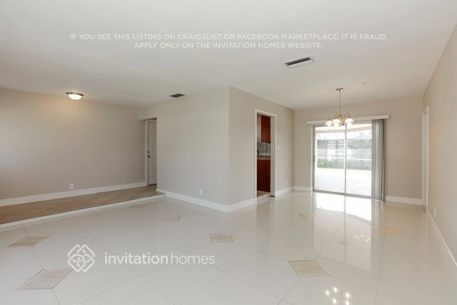 272 Nw 79th Ter - Photo 3 of 26
