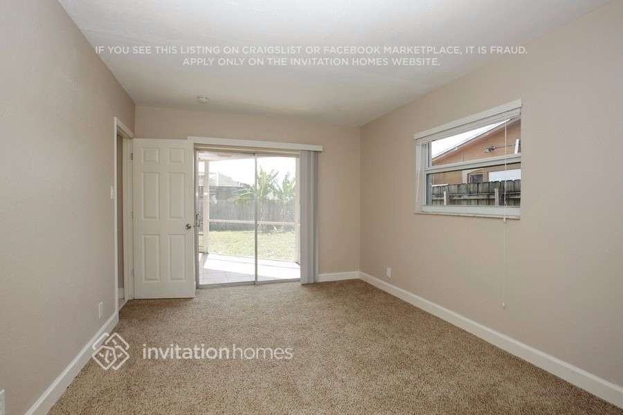 272 Nw 79th Ter - Photo 7 of 26