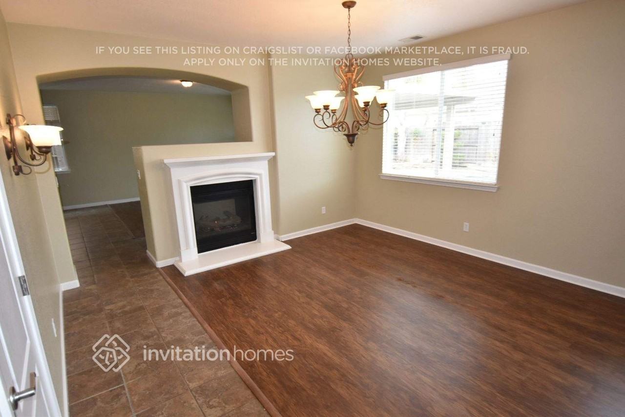 2041 Waterville Dr - Photo 2 of 16