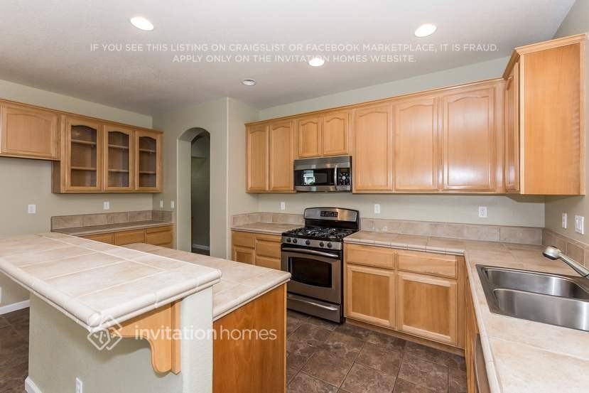 2041 Waterville Dr - Photo 4 of 16