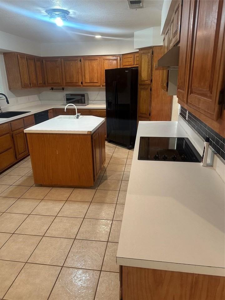 5251 Fm 2126 - Photo 5 of 11
