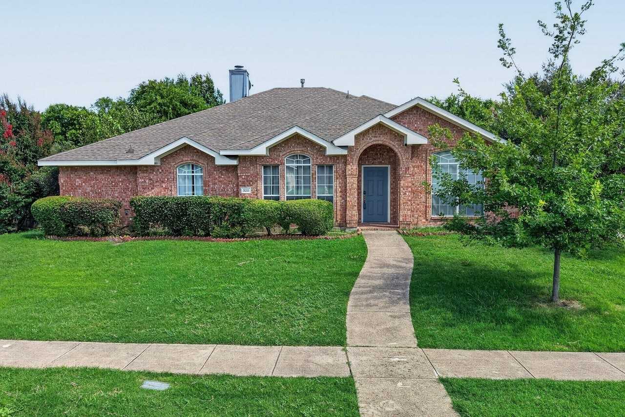320 Elizabeth Trl - Photo 2 of 36
