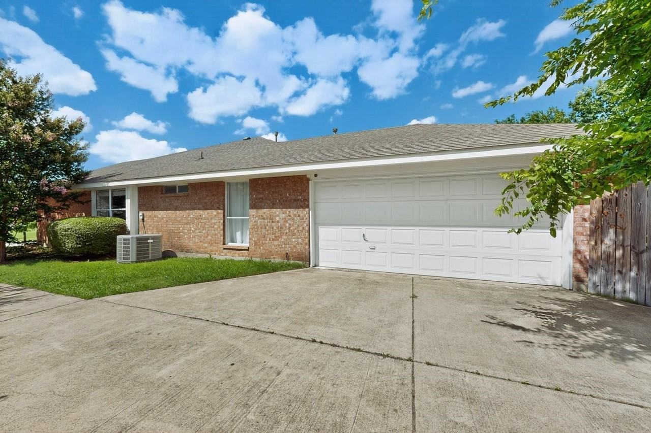 320 Elizabeth Trl - Photo 5 of 36