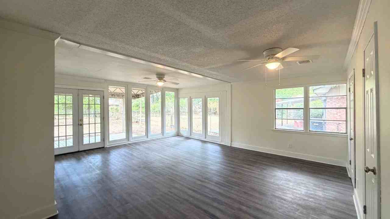 641 Kingridge Pl - Photo 2 of 16
