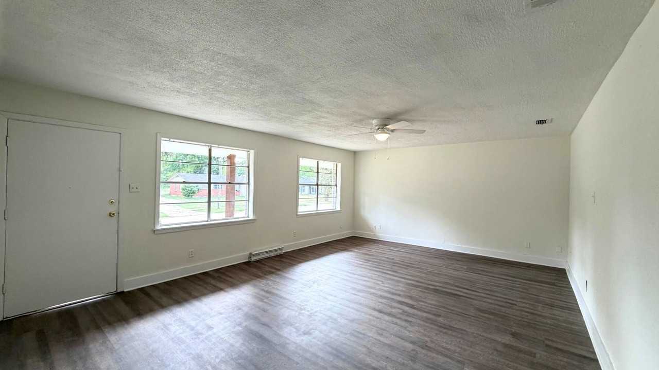 641 Kingridge Pl - Photo 3 of 16