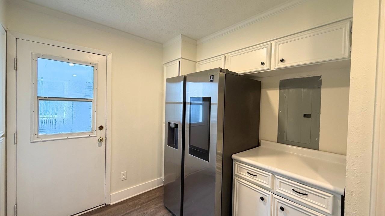 641 Kingridge Pl - Photo 5 of 16