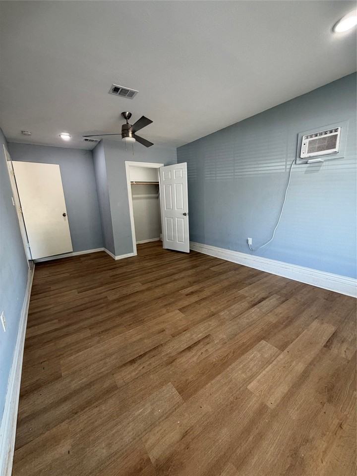1608 Edgemont Dr - Photo 4 of 12