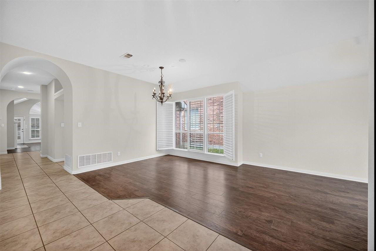 2408 Barranca Way - Photo 4 of 36