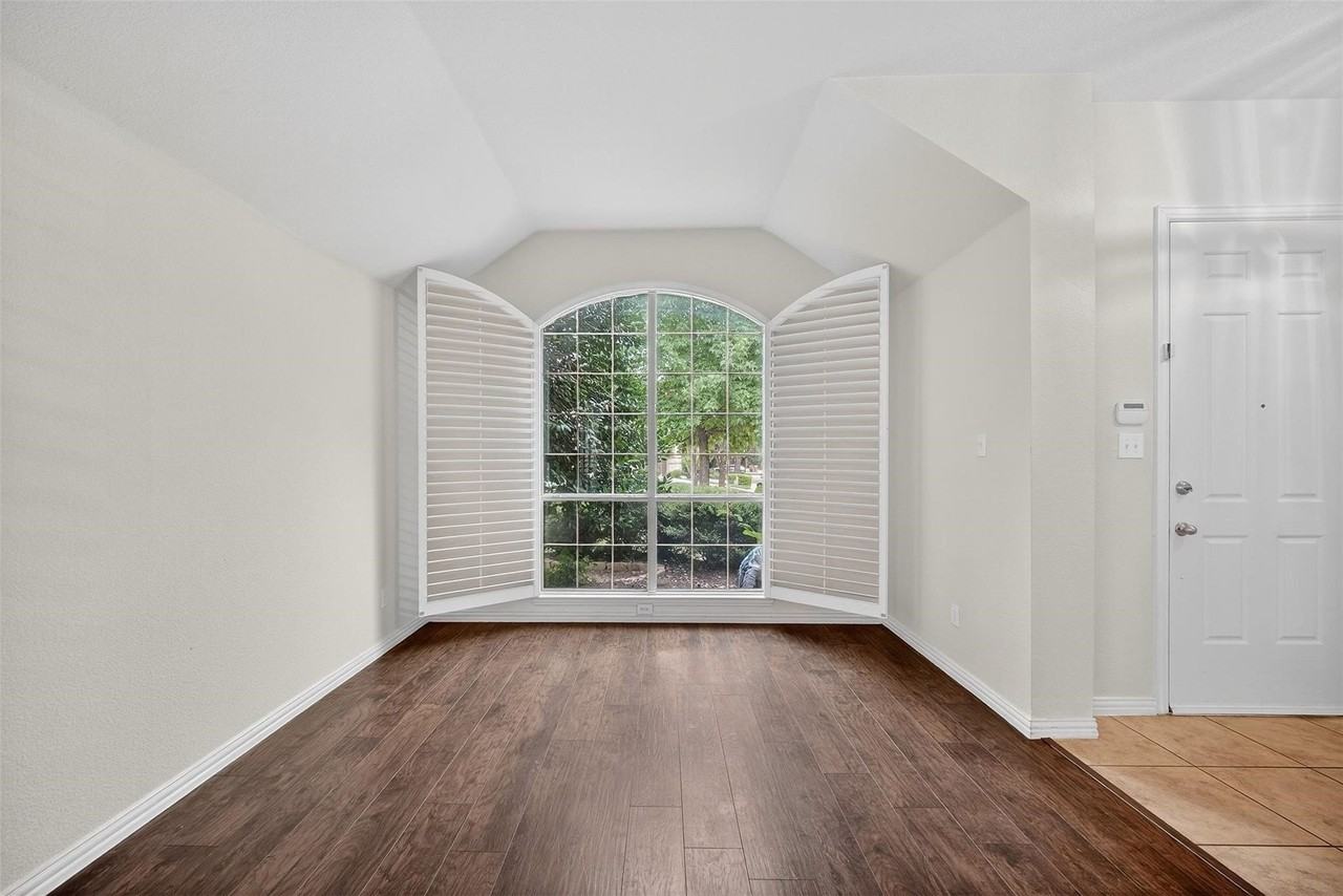 2408 Barranca Way - Photo 7 of 36