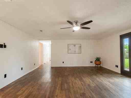 506 N Royal Oak Dr - Photo 2 of 15