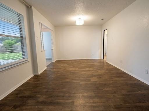 506 N Royal Oak Dr - Photo 3 of 15