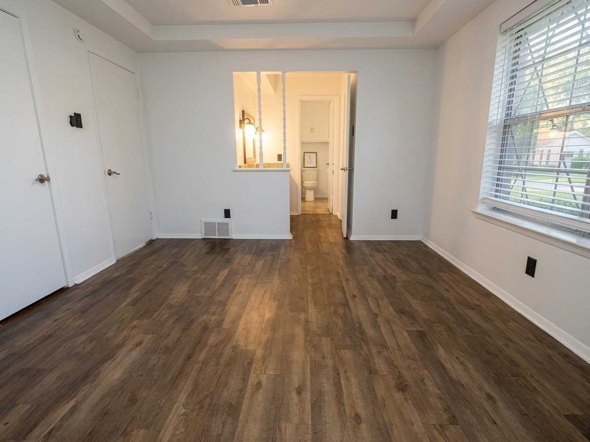 506 N Royal Oak Dr - Photo 6 of 15
