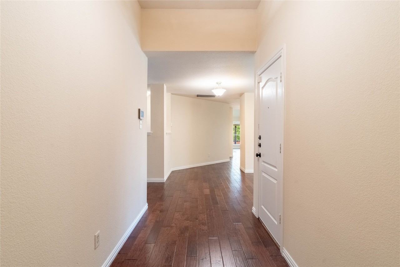 2105 Sumac Dr - Photo 7 of 33