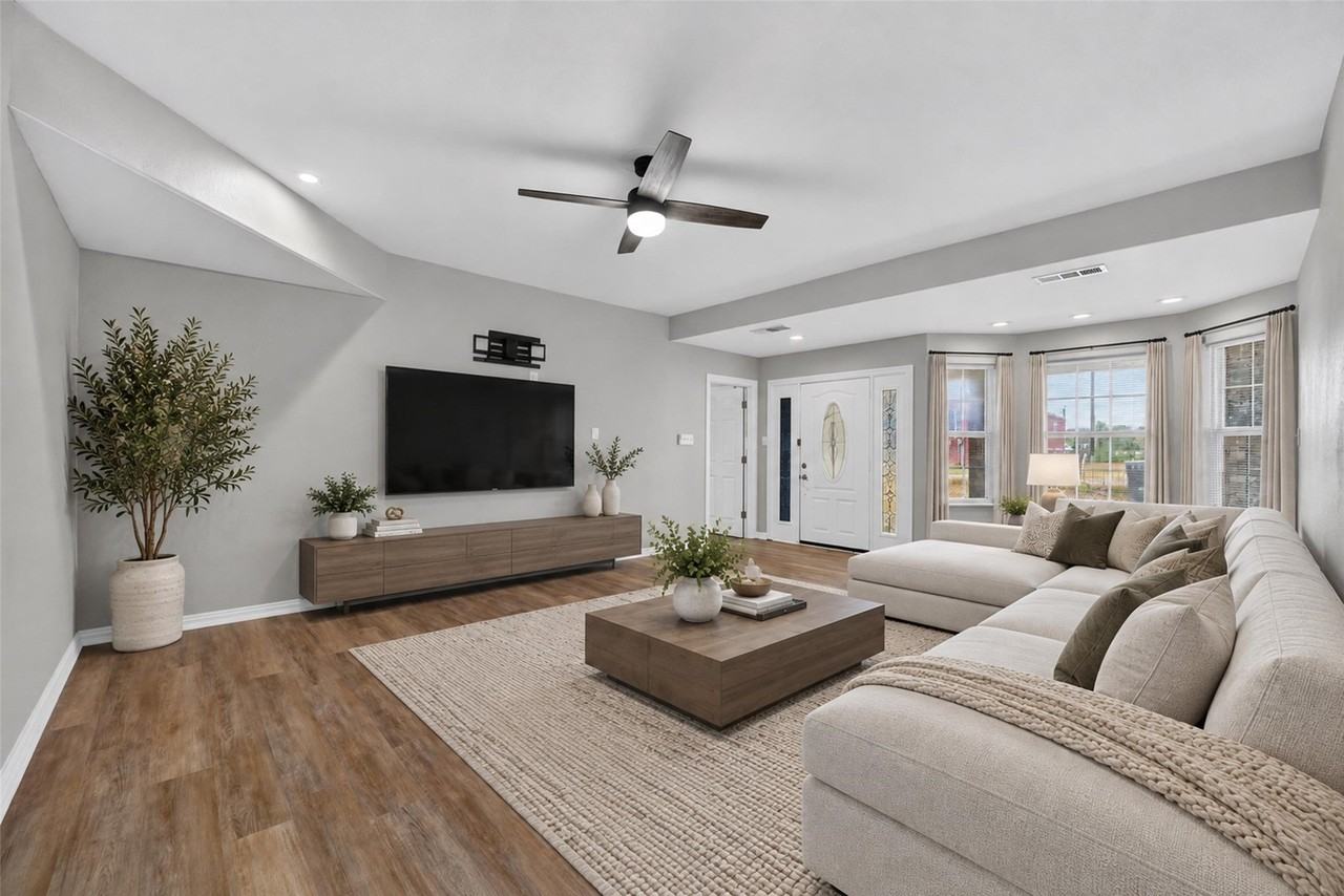 8998 Leroy Rd - Photo 5 of 30