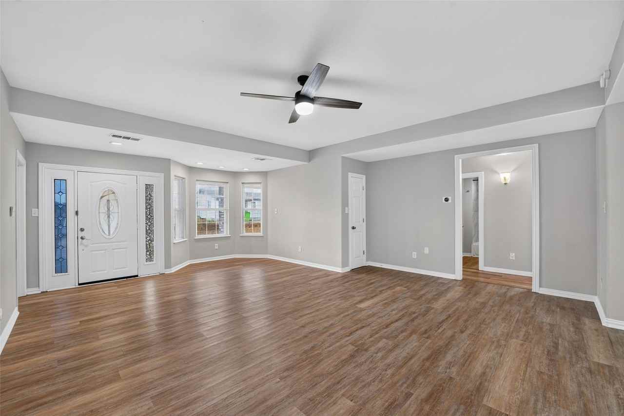 8998 Leroy Rd - Photo 7 of 30