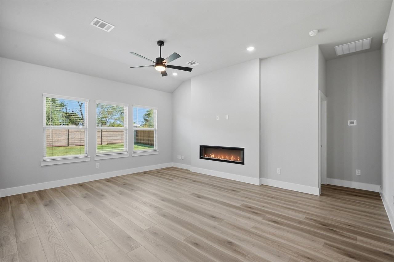 4602 Brookfield Dr - Photo 6 of 18