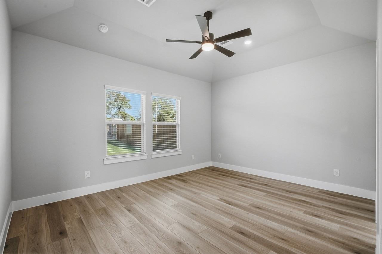 4602 Brookfield Dr - Photo 7 of 18