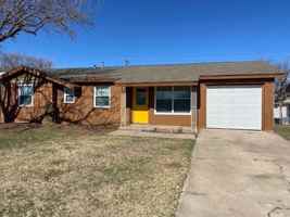 featured image of 902 N Jefferson St