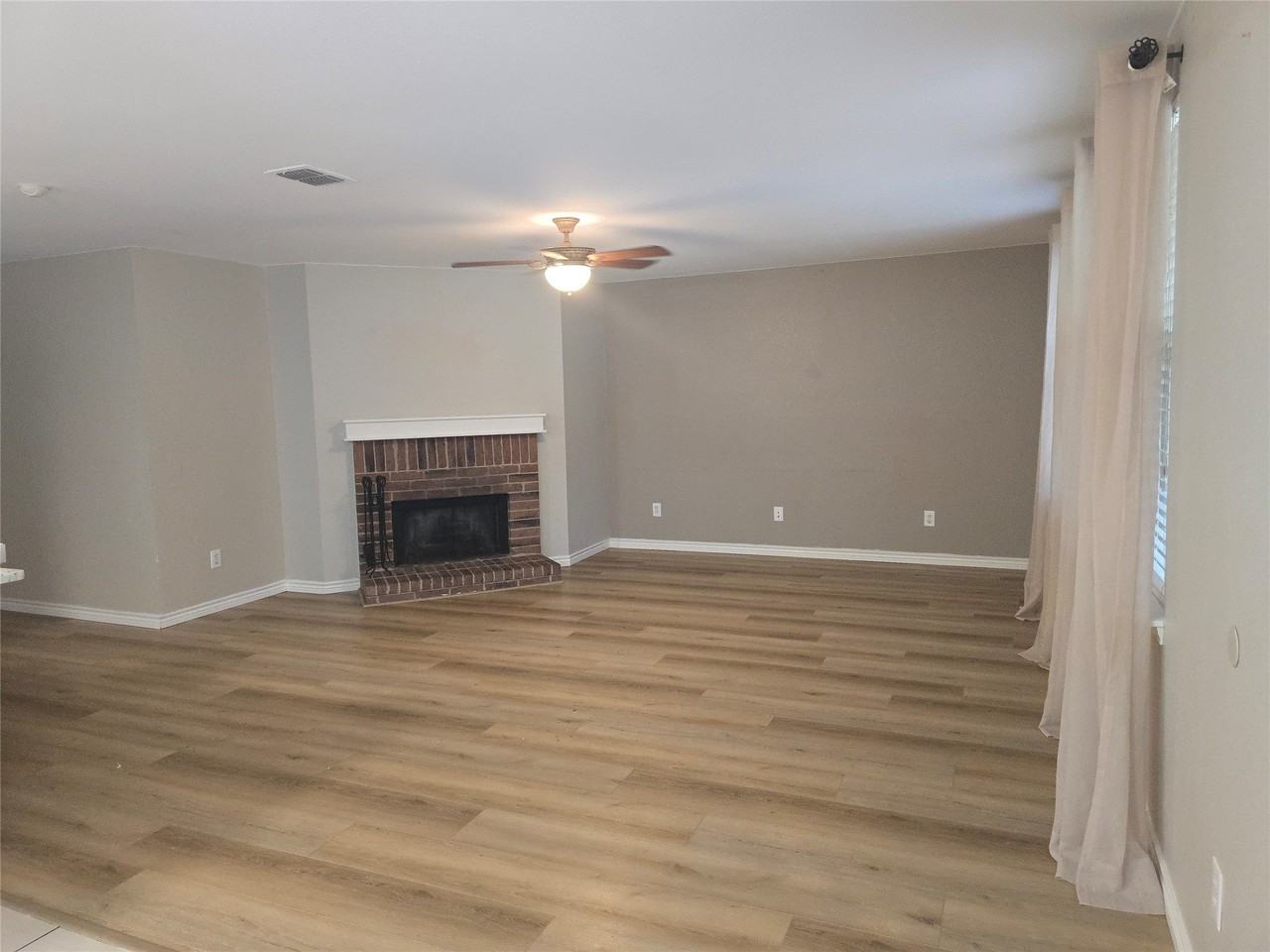 8402 Plantain Ct - Photo 5 of 14