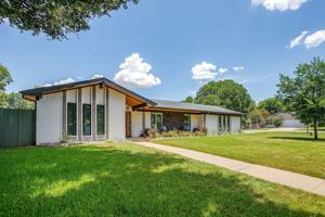 featured image of 400 Glenn Dr