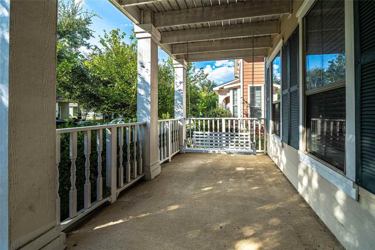 1316 Live Oak Ln - Photo 2 of 39