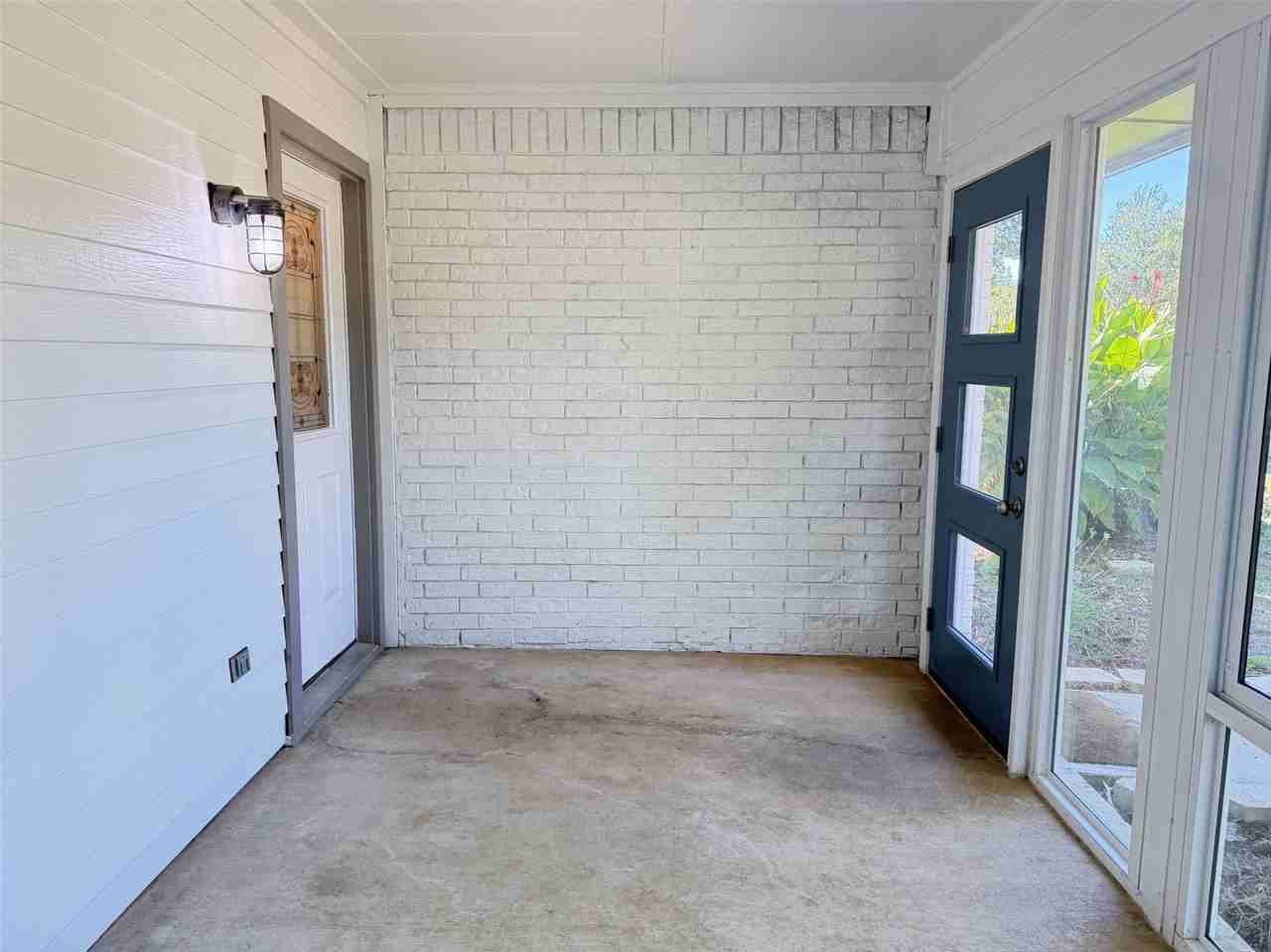 1905 Jasmine St - Photo 6 of 35