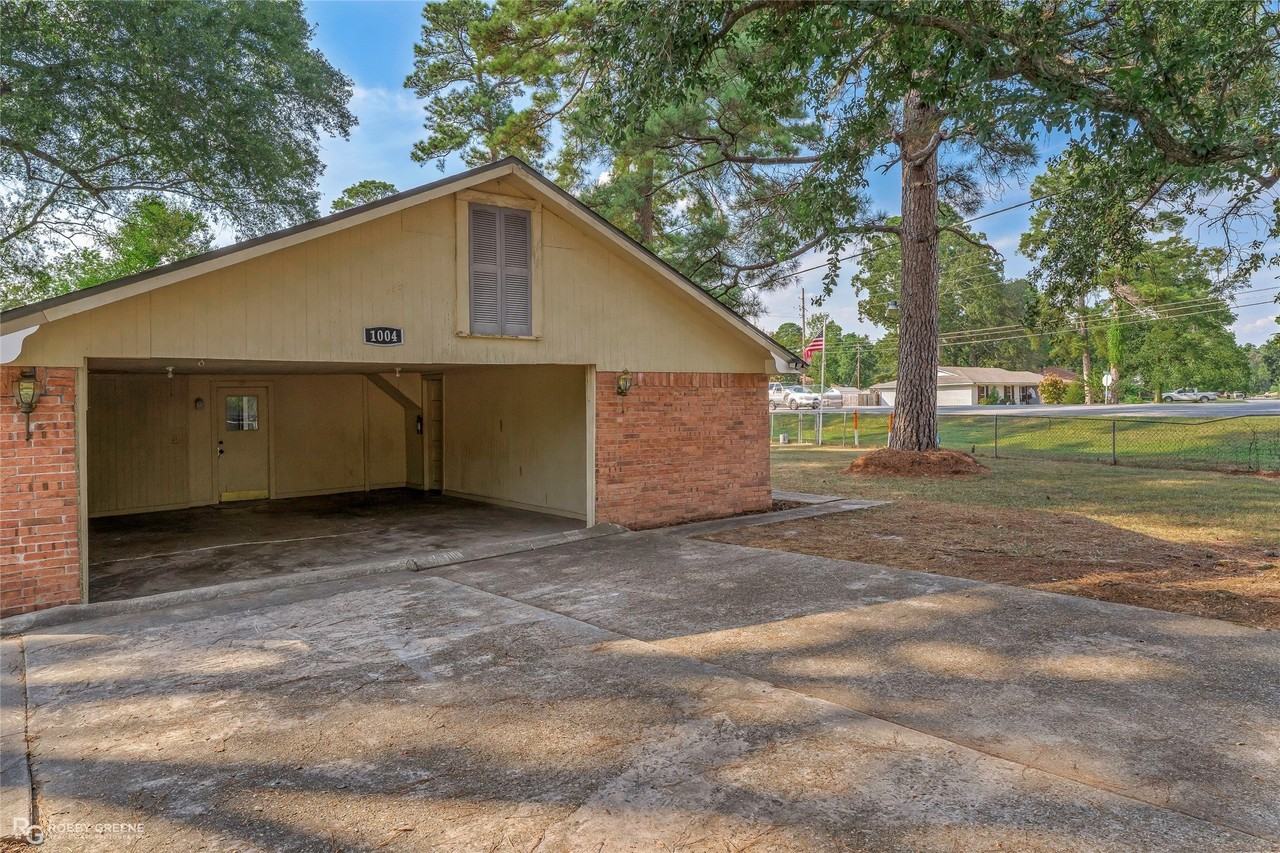 1004 Wheeler Dr - Photo 5 of 30
