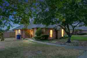 featured image of 1609 W Jamestown Dr