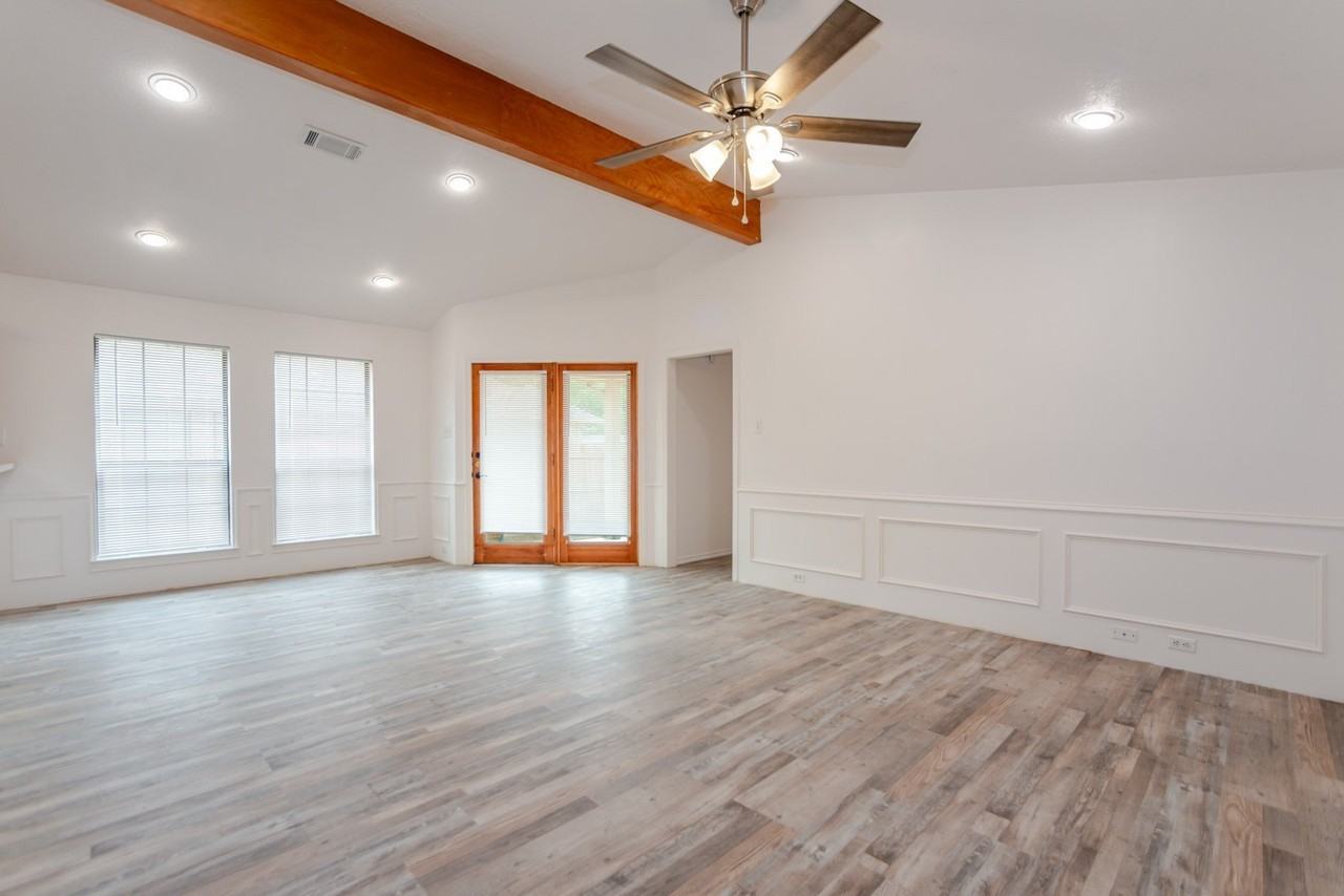 1609 W Jamestown Dr - Photo 3 of 19
