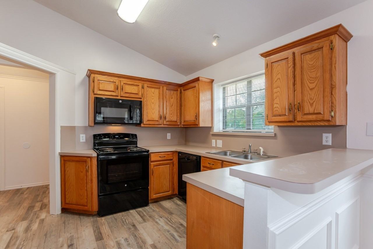 1609 W Jamestown Dr - Photo 6 of 19
