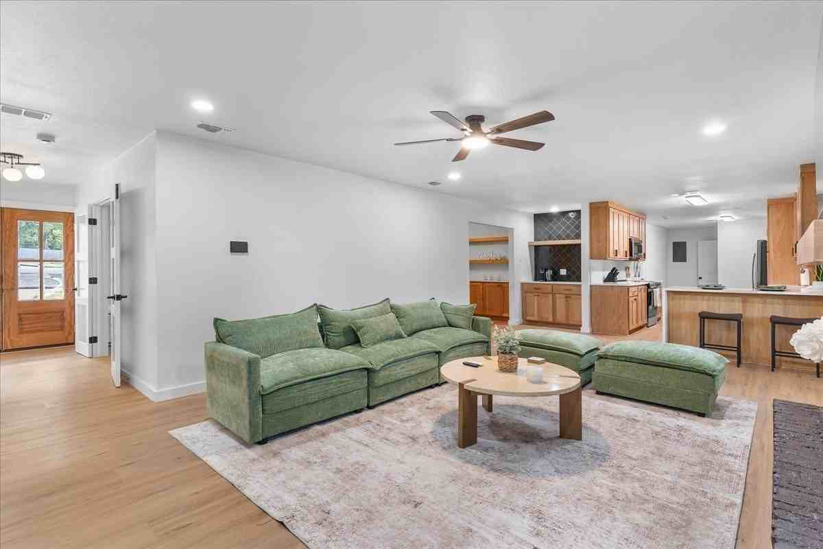 3509 W Sublett Rd - Photo 7 of 39