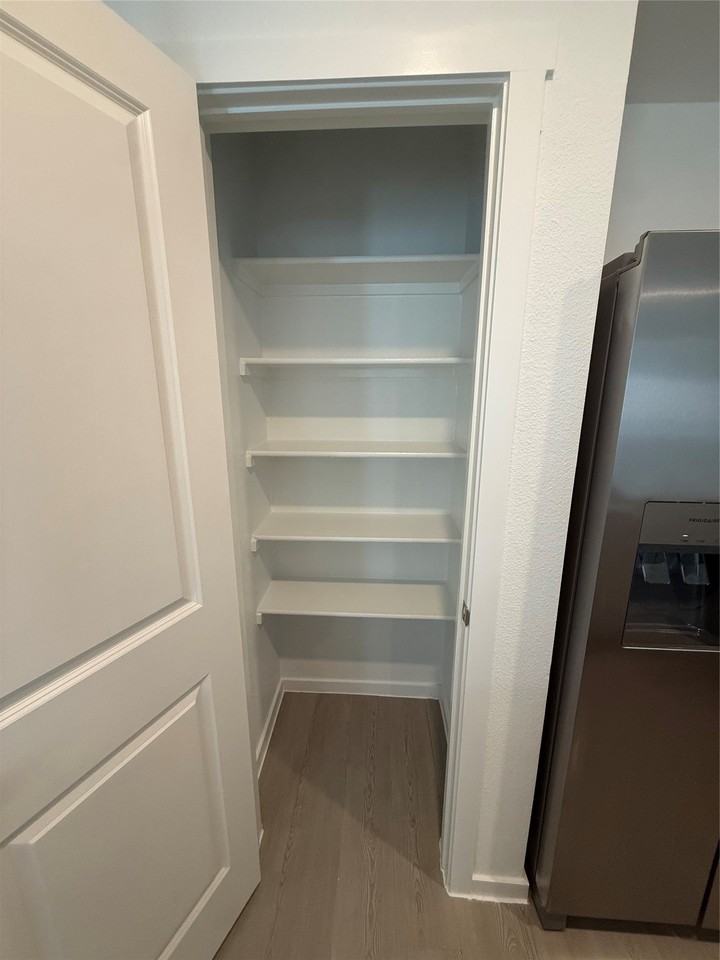 2207 Neyland Dr - Photo 6 of 14