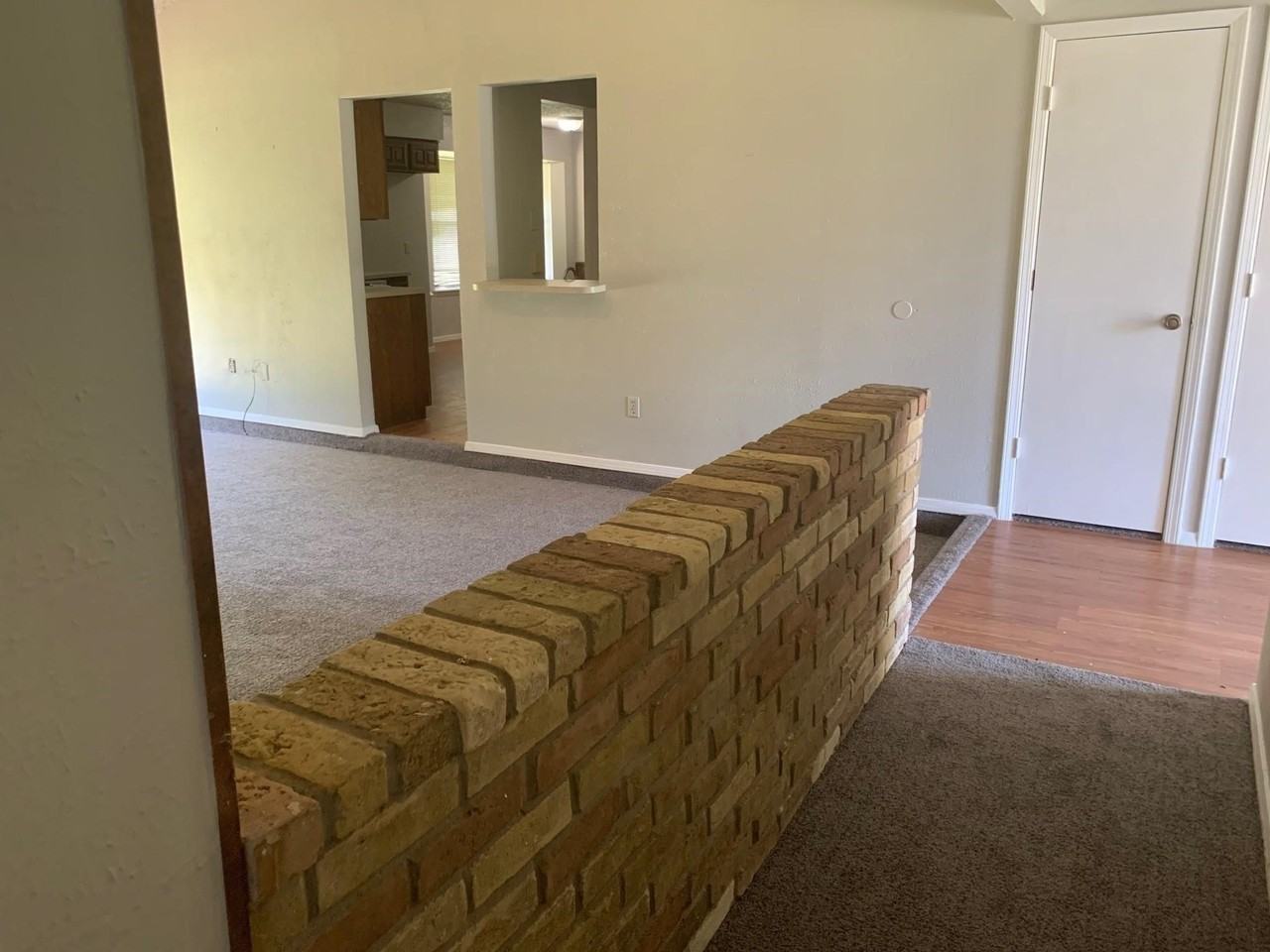 2518 Highgate Dr - Photo 4 of 12