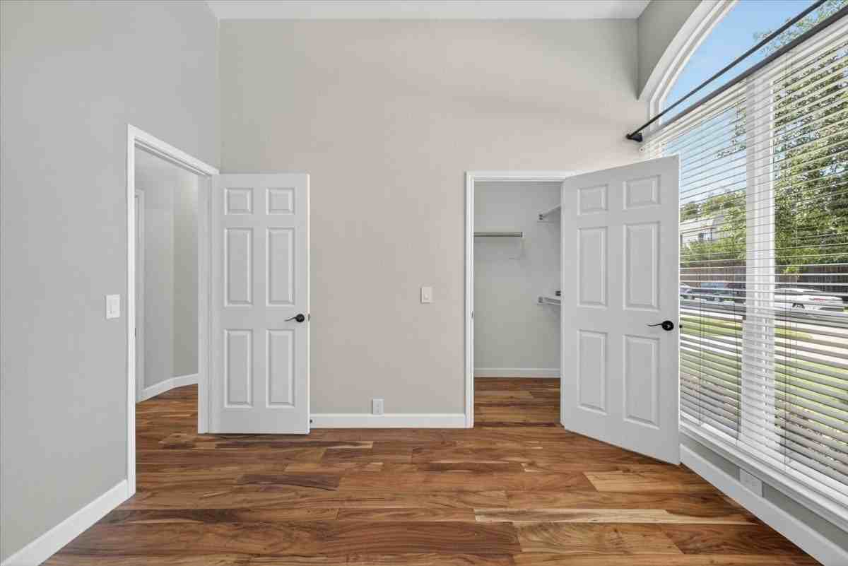 913 Chapel Dr - Photo 4 of 20