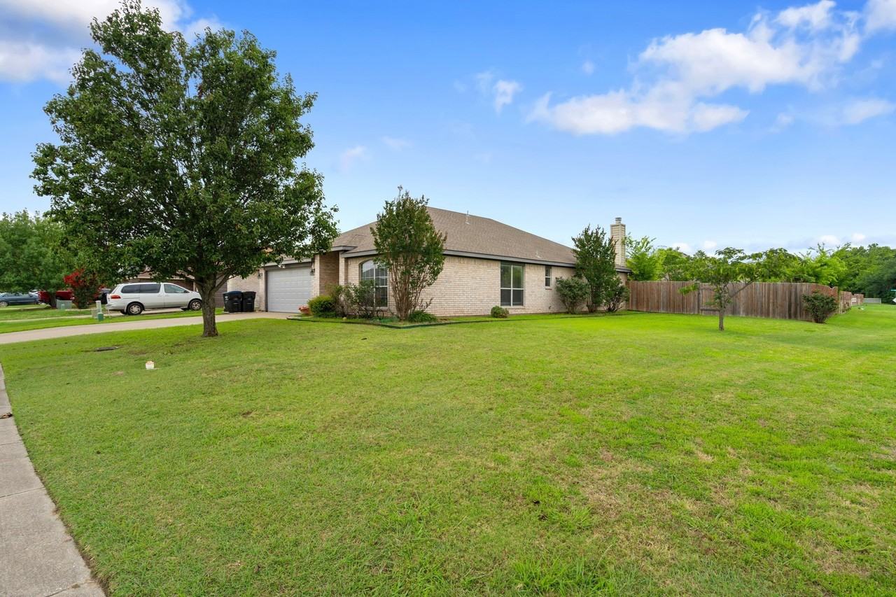 100 Lipan St - Photo 3 of 31