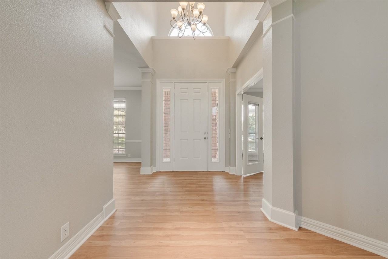 101 Dunford Dr - Photo 3 of 25